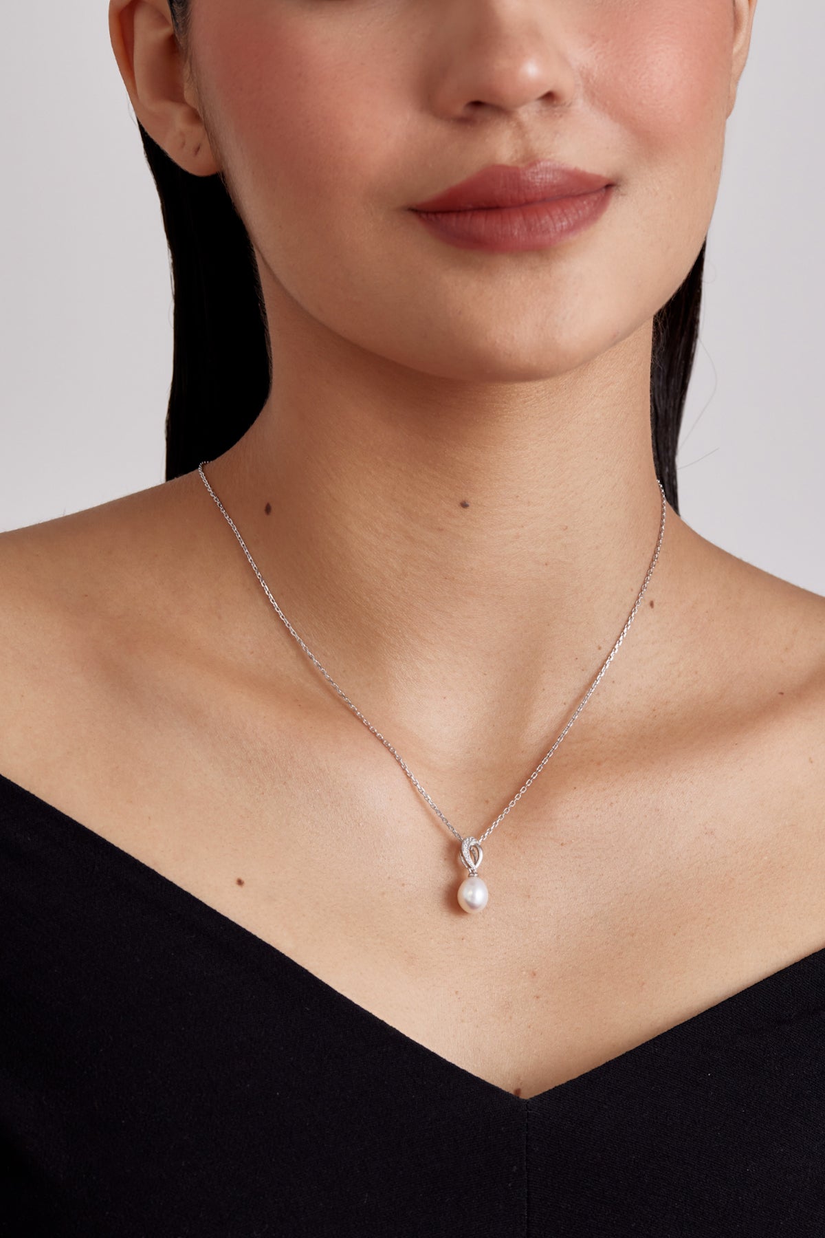 Sparkling Teardrop Pearl Pendant Necklace