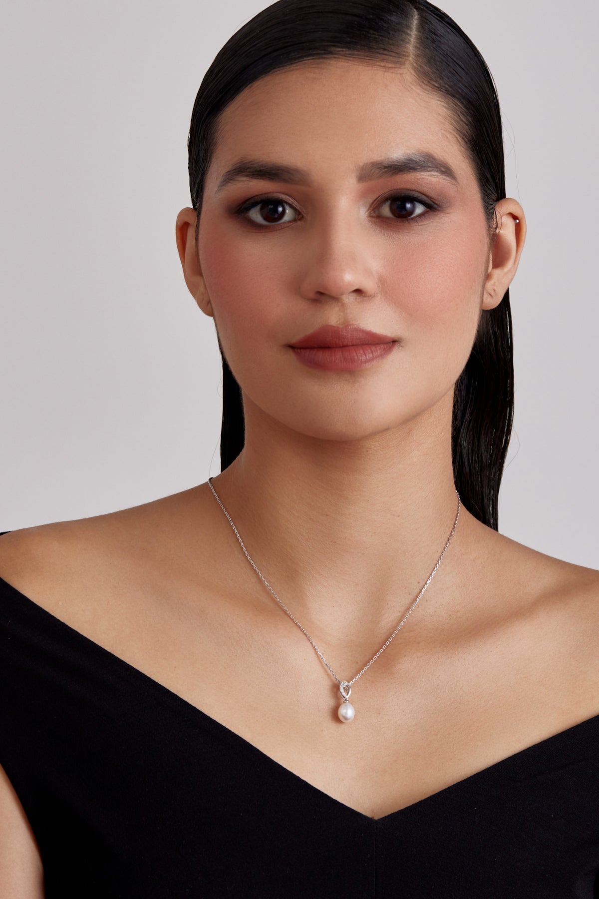 Sparkling Teardrop Pearl Pendant Necklace