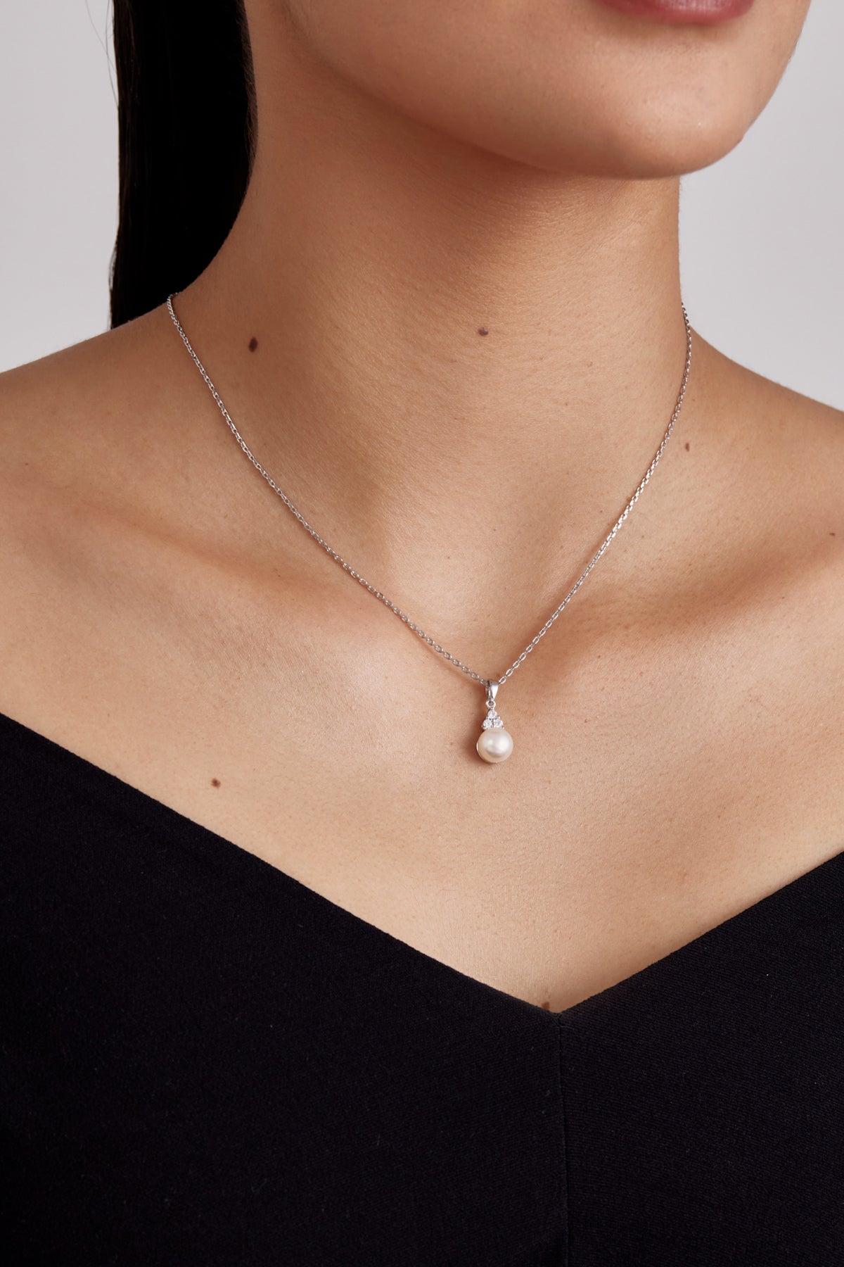 Classy Pearl & Solitaire Pendant Necklace