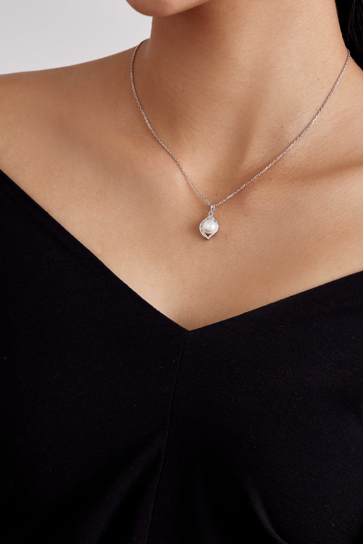 Eye of the Pearl Pendant