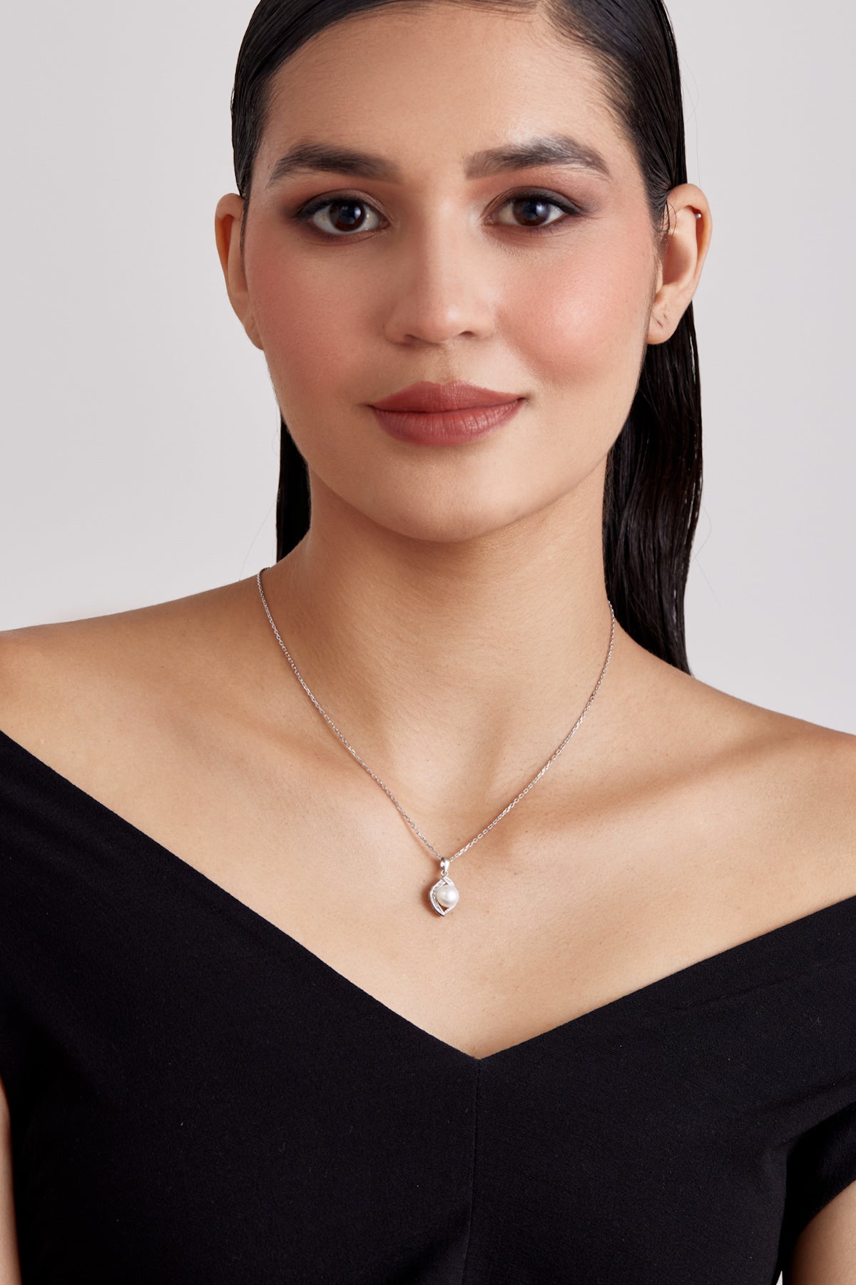 Eye of the Pearl Pendant