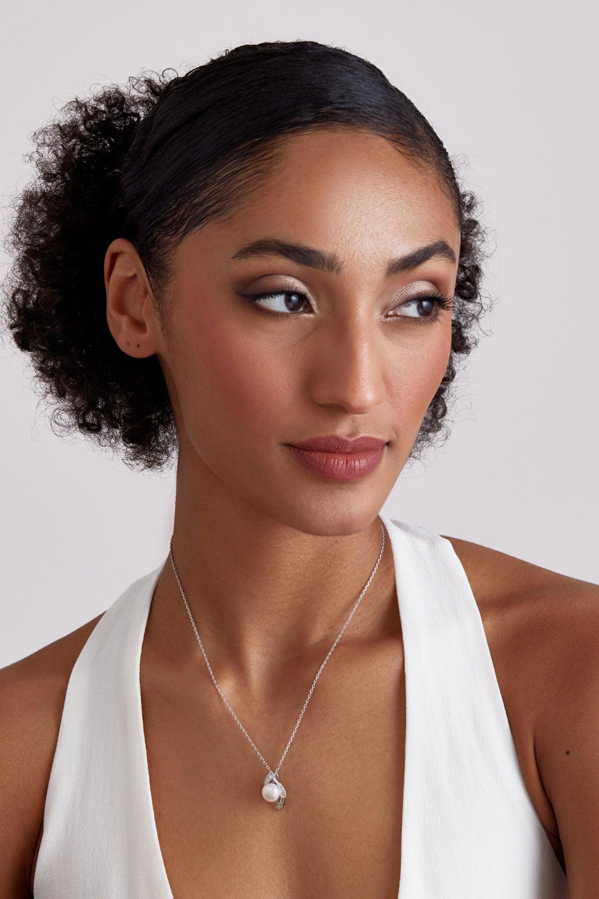 Elegant Dreams Pearl & Baguette Pendant Necklace