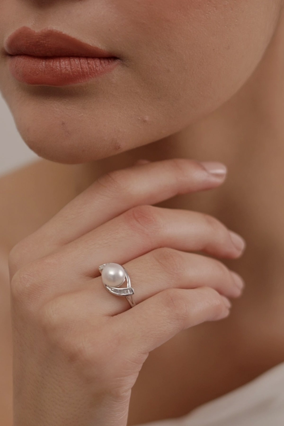 Elegant Dreams Pearl & Baguette Ring