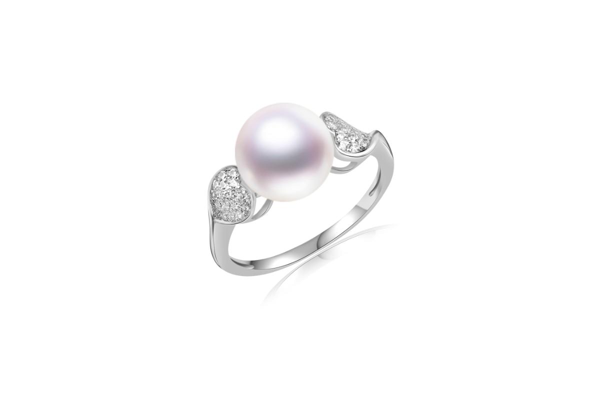 Sparkling Heart of Pearl Ring