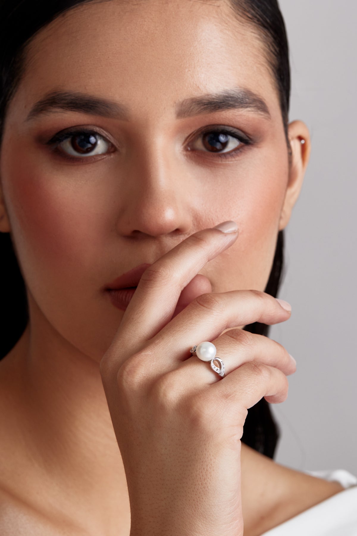 Sparkling Pearl and Zirconia Ring