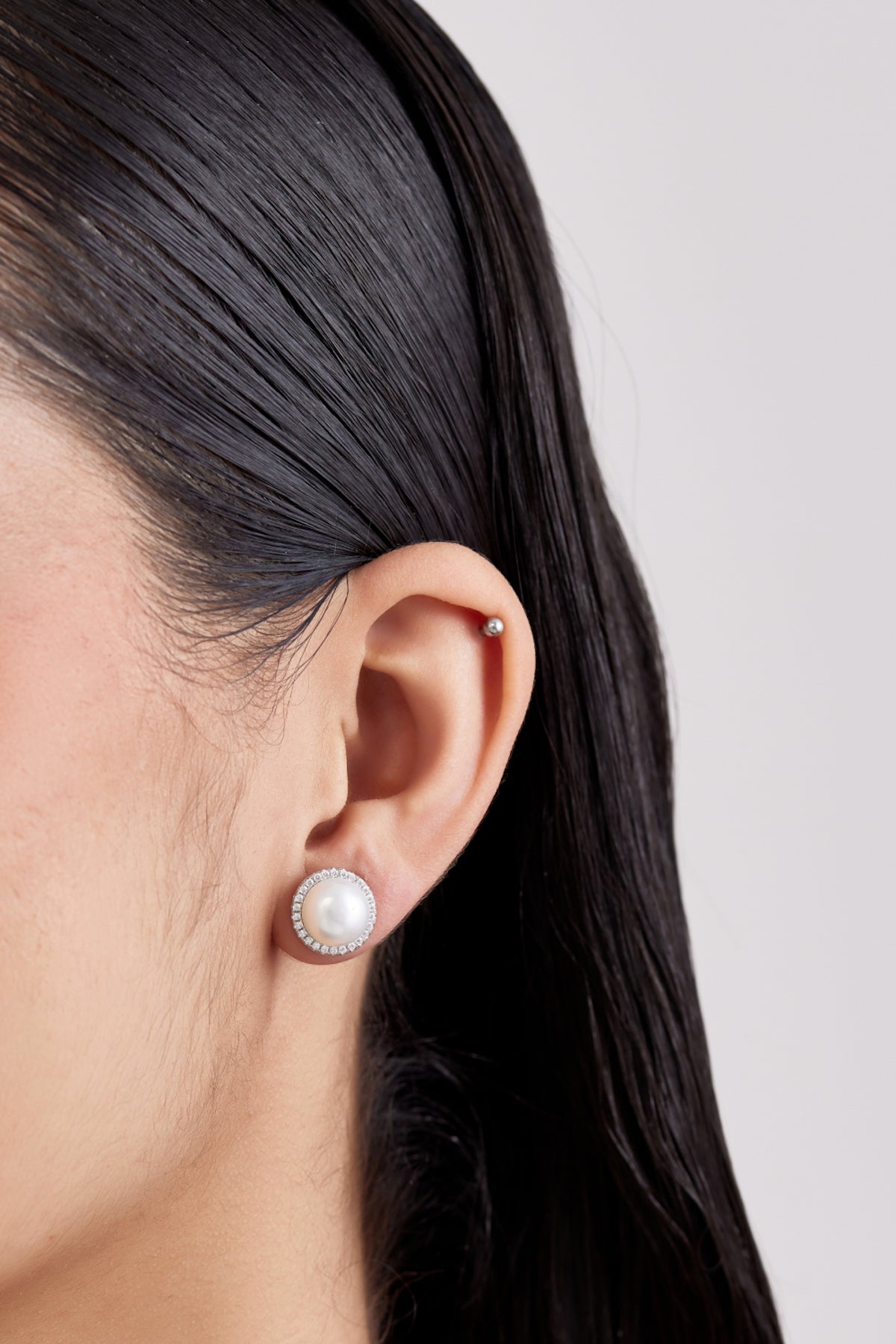 Iridiscent Halo Pearl Stud Earrings