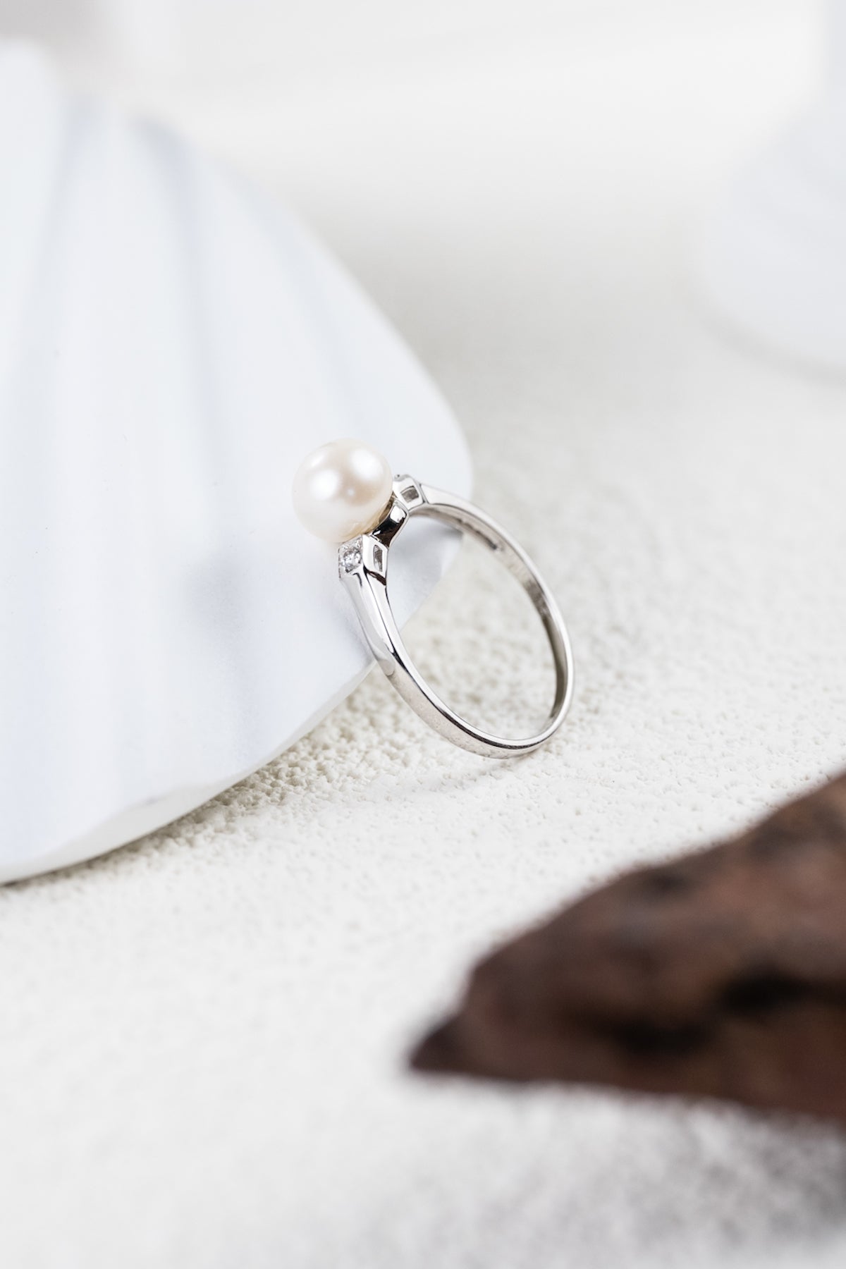 Elegant Pearl Stud Ring