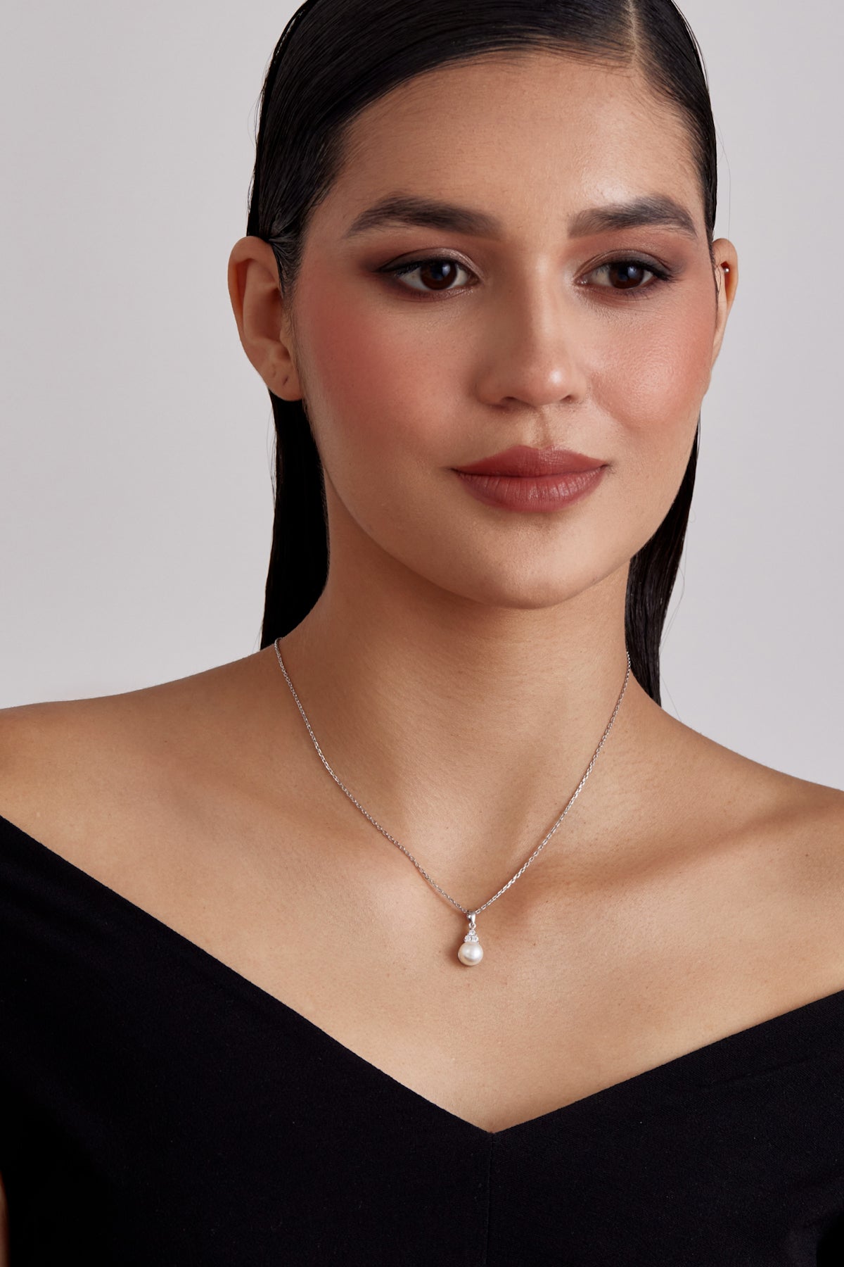 Classy Pearl & Solitaire Pendant Necklace