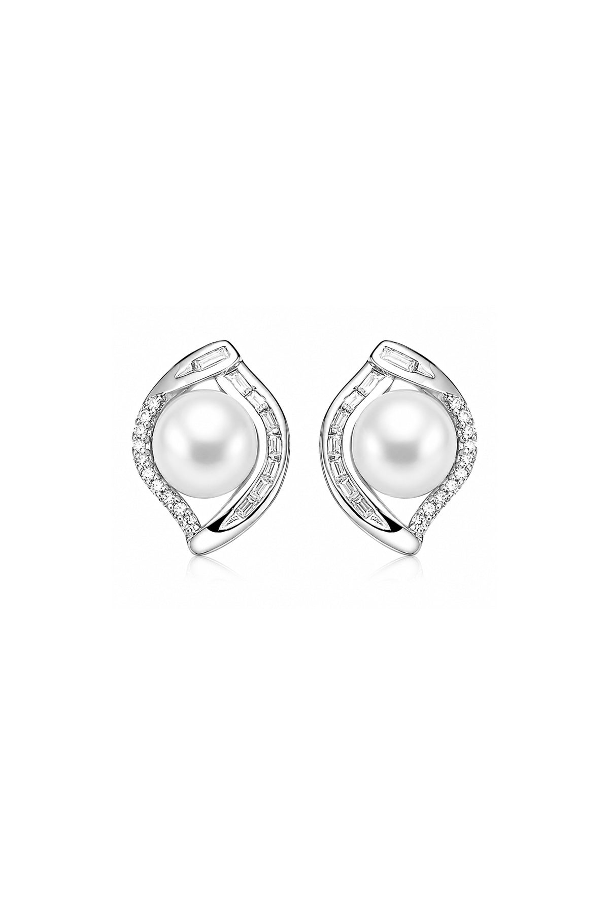 Eye of the Pearl Stud Earrings
