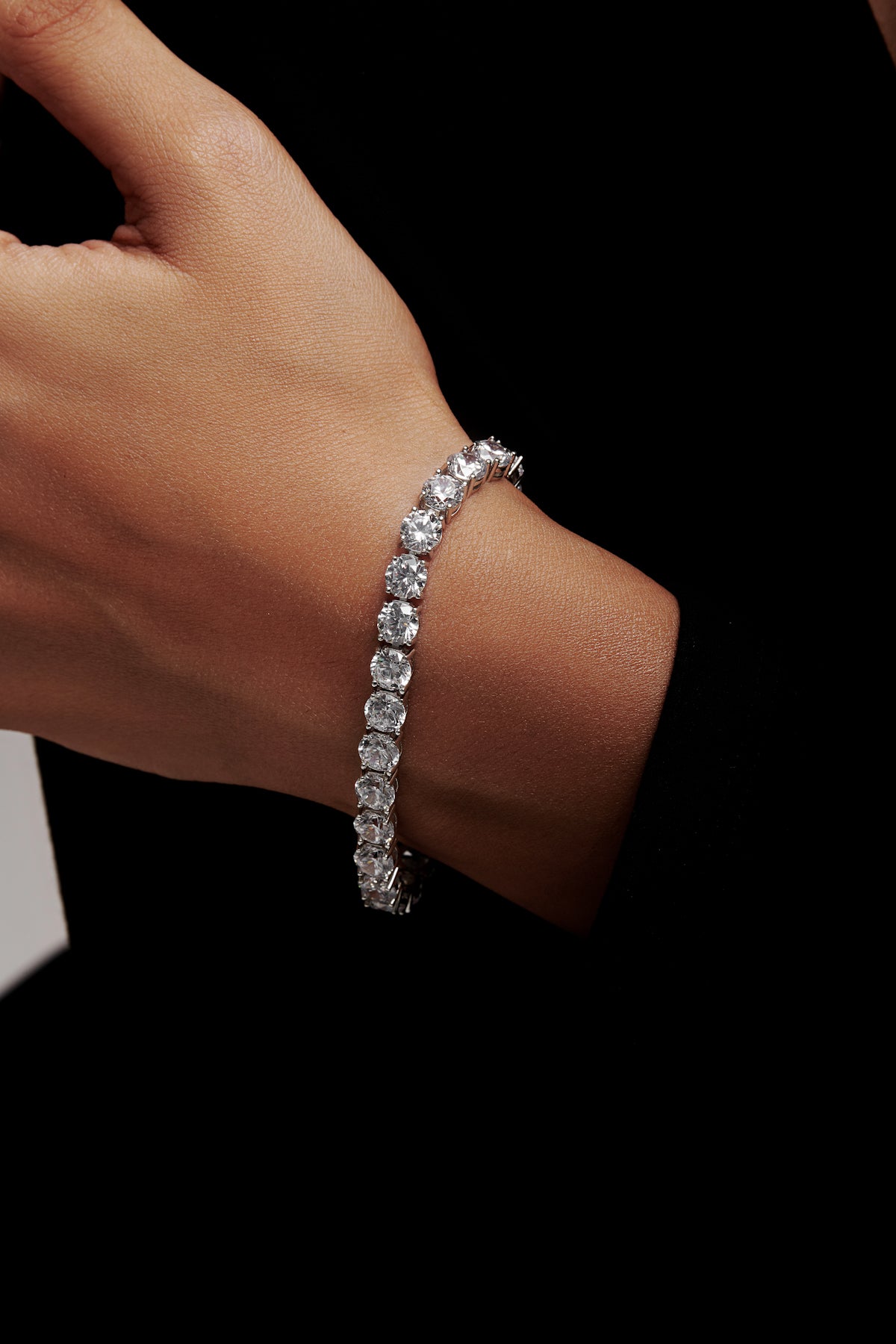 Brilliant Round Shaped 6mm Solitaire Tennis Bracelet