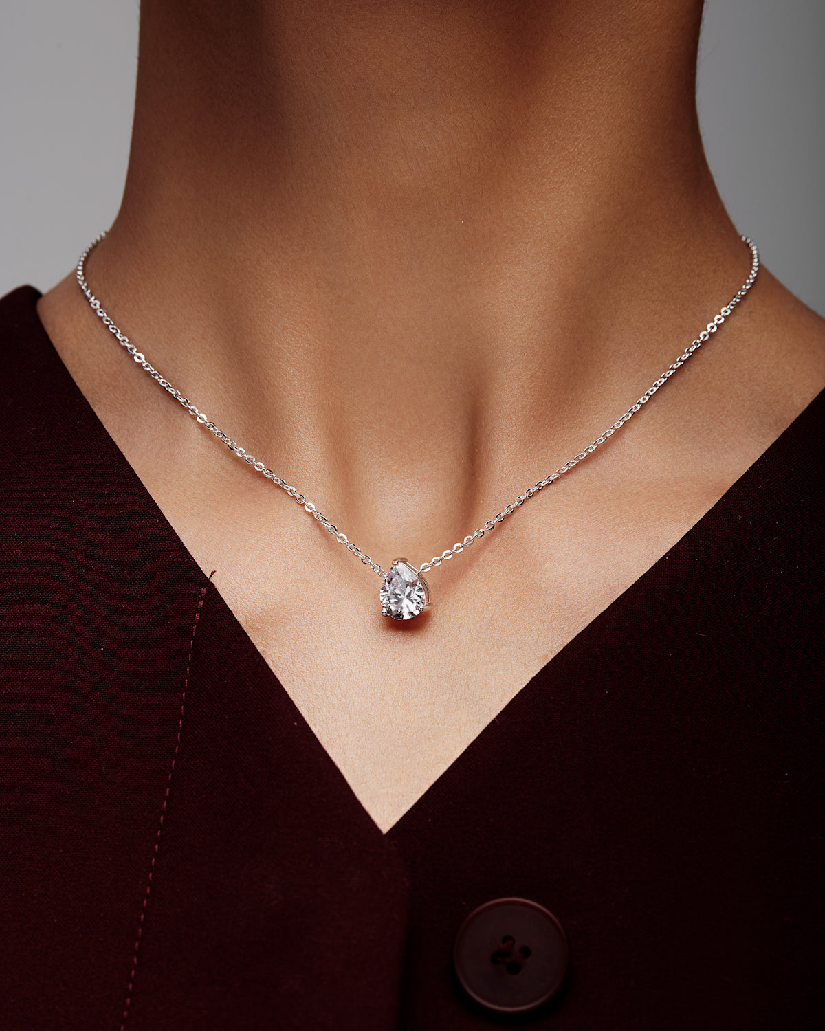 Pear Shaped Soliatire Pendant With Chain