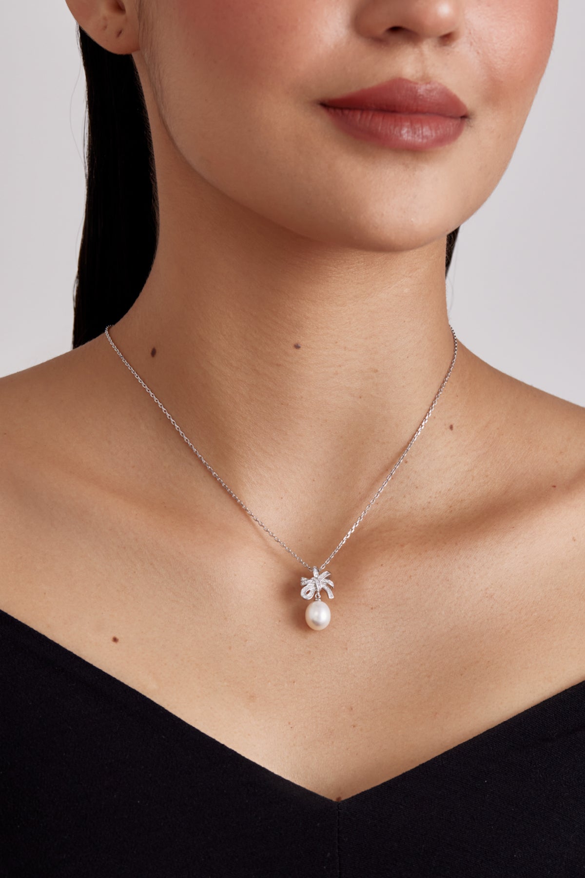 Vintage Teardrop Crystal Bow Pearl Necklace